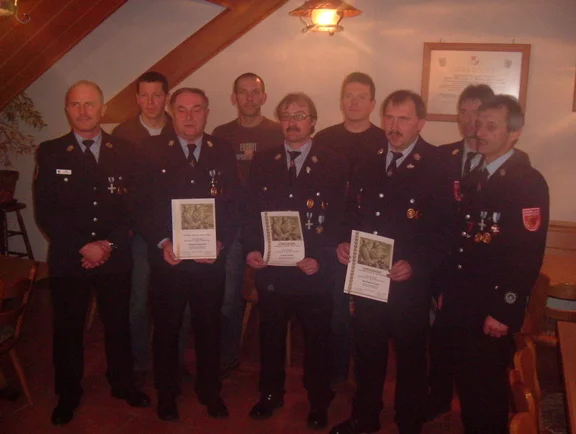 Atemschutzehrung 2007.jpg