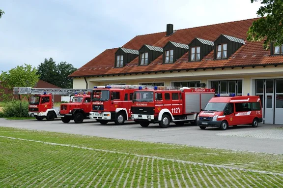 Fahrzeuge FFW Velburg (1).png
